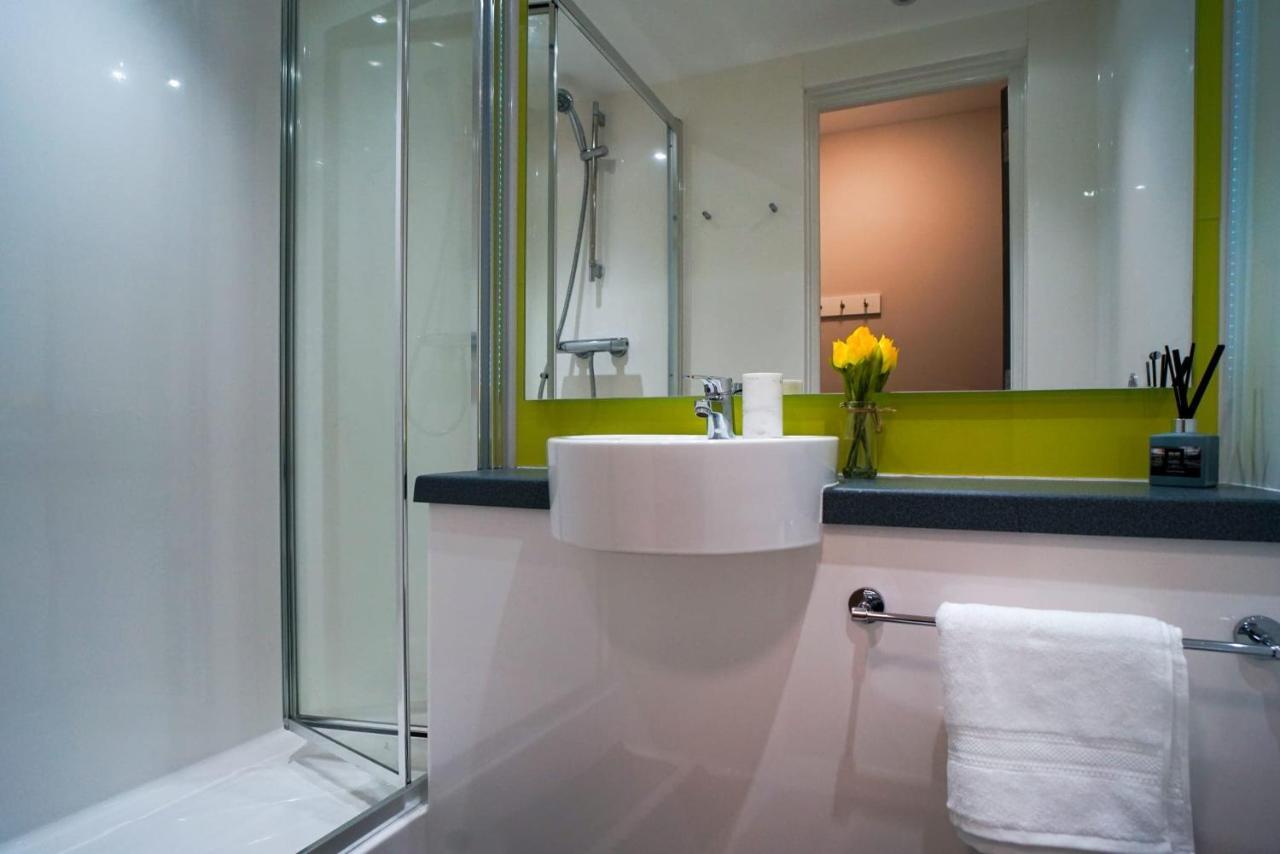 1 Bedroom Apartments, Studios And Ensuite Bedrooms With Shared Kitchen At Centro House In Stirling Ngoại thất bức ảnh